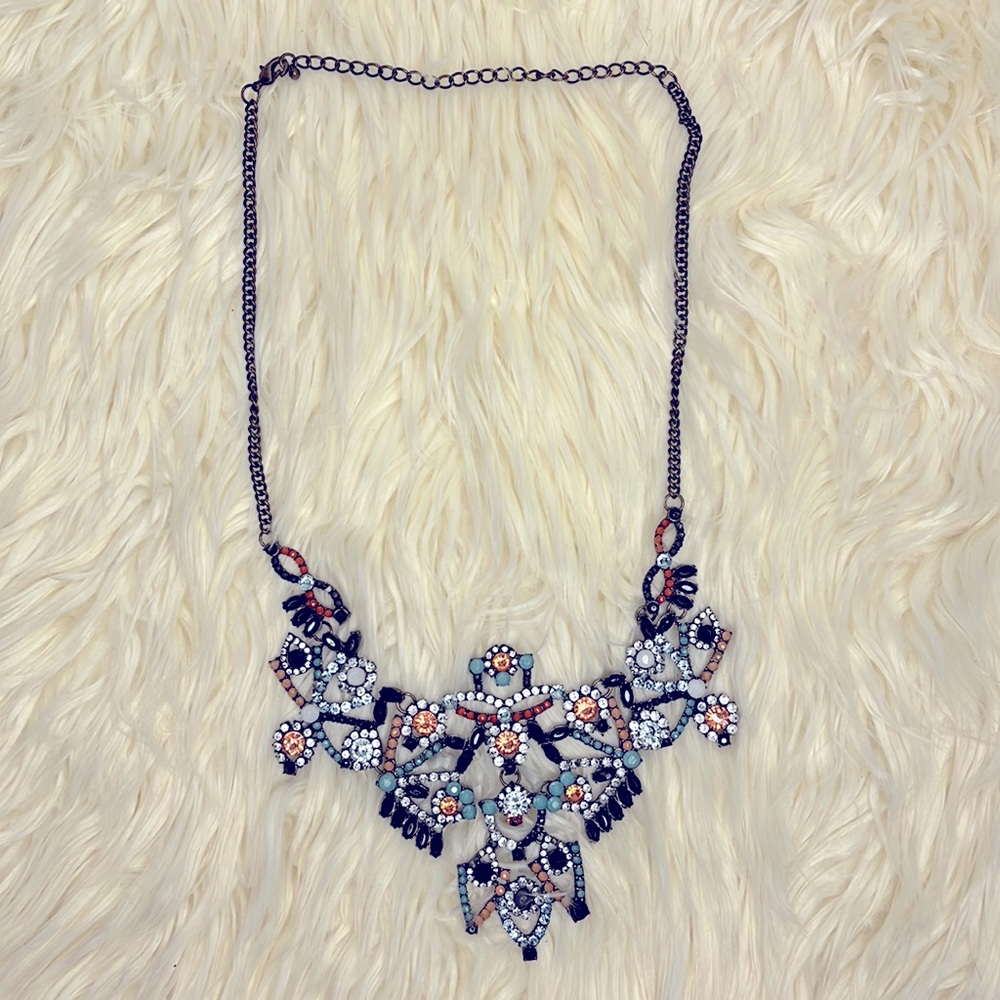 Blue rhinestone necklace